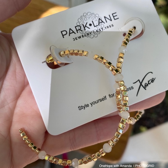 Earrings - Picture 7 of 11